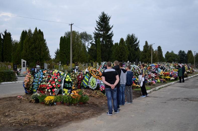 Прах загиблого солдата з Луцька перехоронять на Алеї почесних поховань