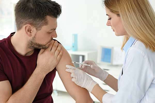 Вакцинація дорослих: проти яких захворювань необхідно робити щеплення