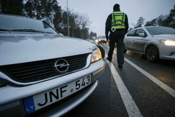 За що зараз в Україні штрафують водіїв «євроблях» 