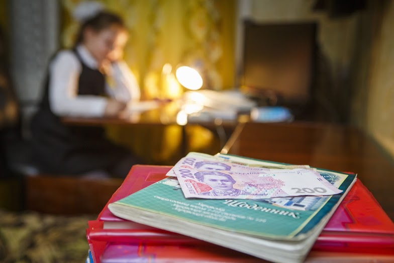 У Луцьку батьки вимагають заборонити збір готівки в школах і дитсадках