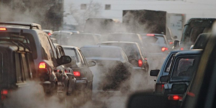 Повітря у Луцьку найбільше забруднює транспорт: дослідження 