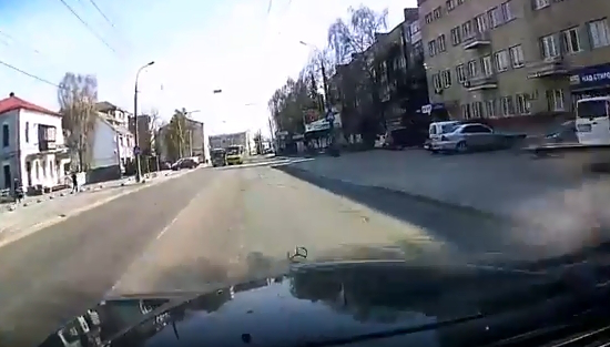 У Луцьку водій маршрутки влаштував перегони (відео)
