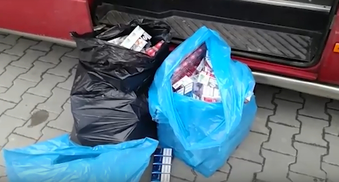 На Волині прикордонники знайшли 1,5 тисячі пачок контрабандних сигарет (відео)