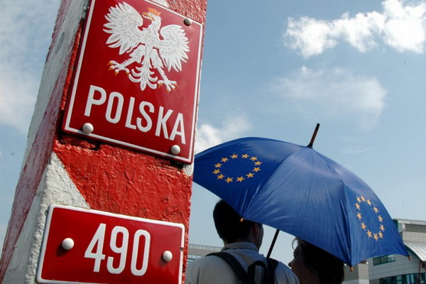 У Польщі набули чинності зміни до закону про іноземців