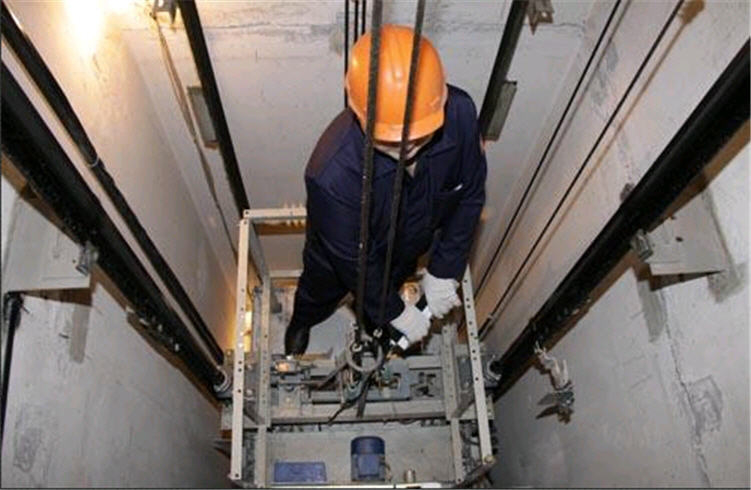 Луцькрада виділить півмільйона на ремонт ліфтів