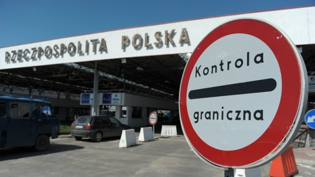 Україна відповіла на заяву Польщі щодо біженців 