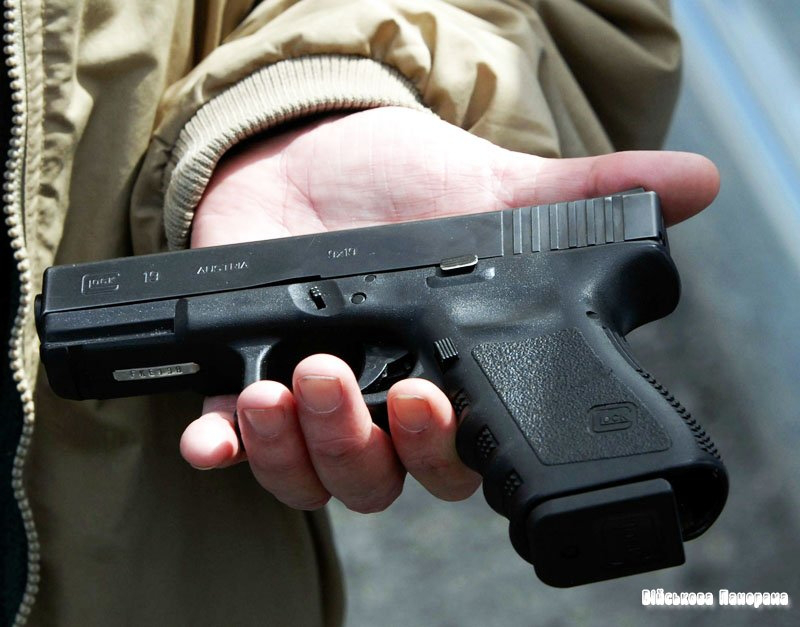 Виховувати українців для легалізації зброї потрібно зі школи, - луцький поліцейський