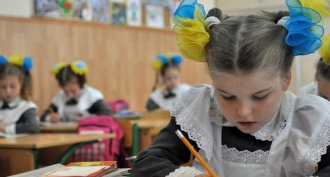 Вчителям української мови хочуть збільшити надбавку 