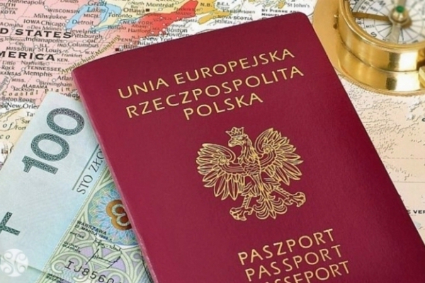 Українці «позичають» польські паспорти для легальної праці в ЄС 