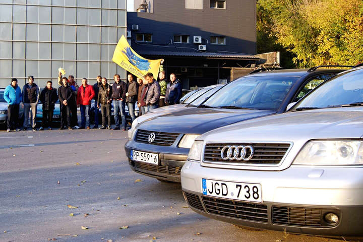 Крадіжки автомобілів на єврономерах: експерт пояснив, як діяти власникам 