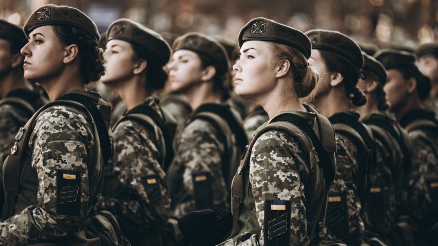 Vox populi. Жінка в армії: що думають лучани (фото)