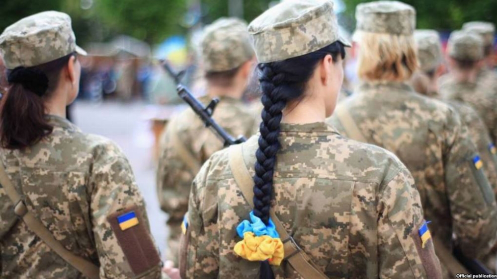 Vox Dei: чи треба жінці служити в армії і яка її там роль 