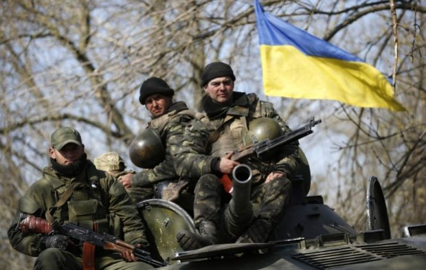 Волинські воїни на Сході України отримають грошові премії до свята
