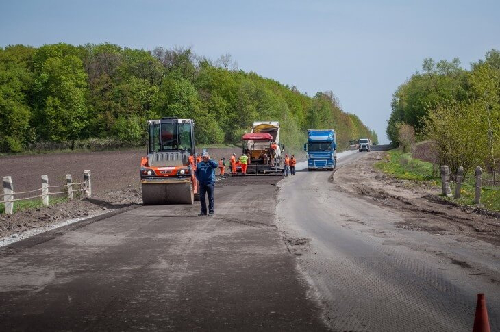 97% українських доріг потребують ремонту