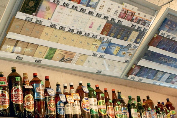У Луцькраді хочуть суттєво обмежити продаж алкоголю та цигарок поблизу шкіл