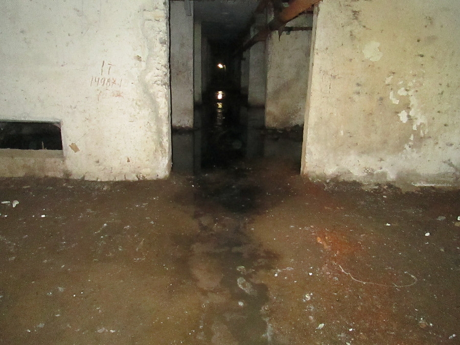 Луцькі комунальники не захотіли відкачувати воду з підтопленого підвалу