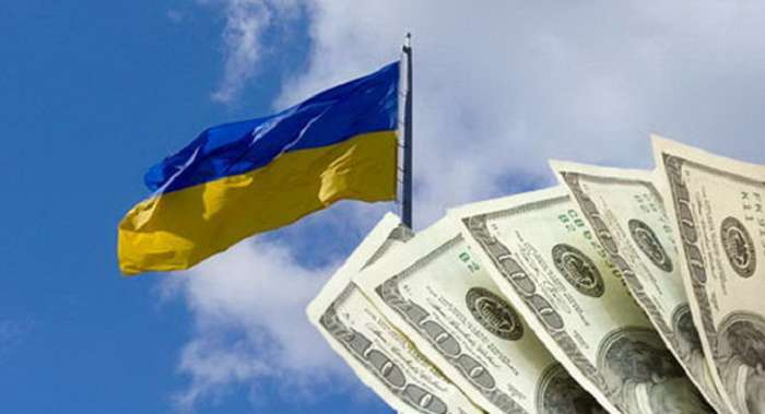 Заробітчани переказали в Україну більше 5 мільярдів доларів