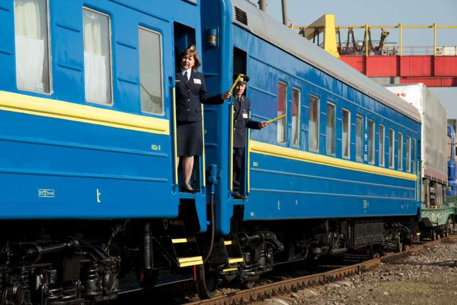 «Укрзалізниця» розпочала продаж  квитків на «літні» поїзди 
