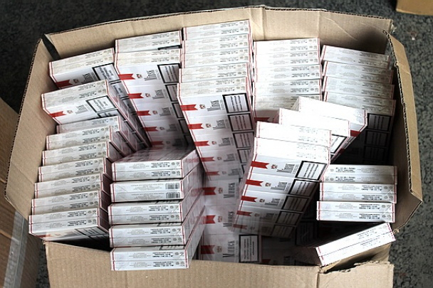 Через «Ягодин» намагалися вивезти півтори тисячі блоків цигарок 