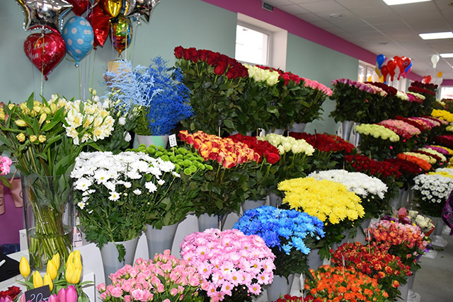 У Луцькраді думали, куди перенести квітковий ринок, що біля «Гостинця»