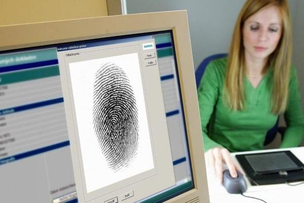 Скільки  біометричних паспортів планують видати до кінця року