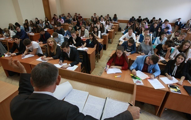 Міносвіти зобов'язало викладачів розмовляти українською мовою 