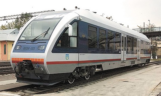 «Укрзалізниця» обіцяє запустити рейковий автобус в Польщу