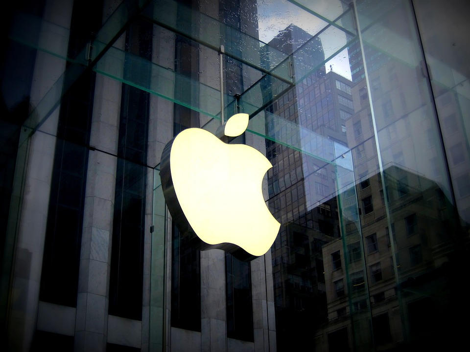Apple планує знімати власні фільми і шоу