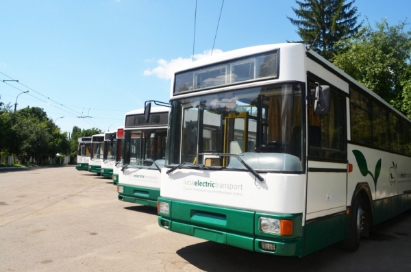 Через ремонт моста в Луцьку змінять рух тролейбусів 