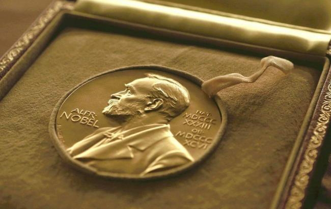 Нобелівську премію з економіки вручили за «теорію контрактів» 