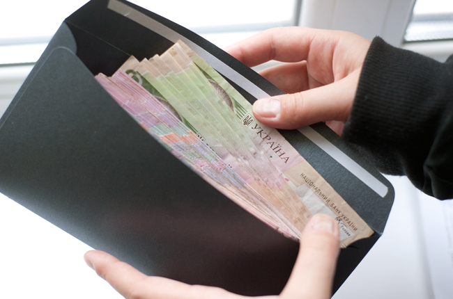 В Україні можуть платити компенсації за затримку зарплат 