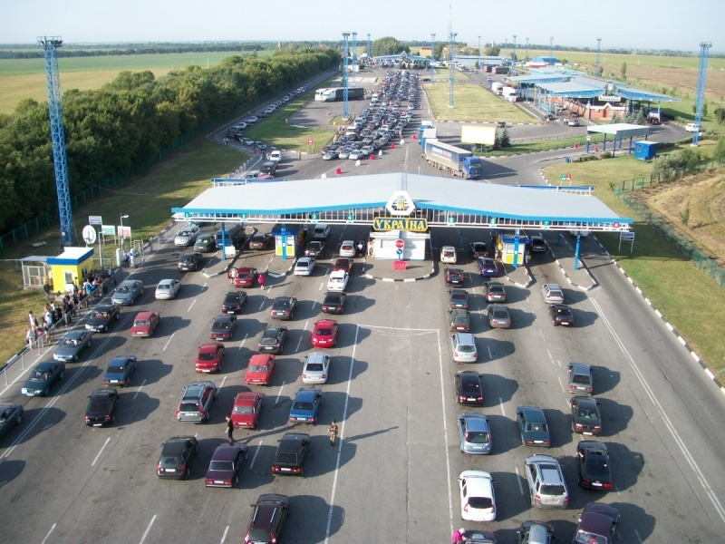 На кордоні з Польщею застрягло 200 автомобілів