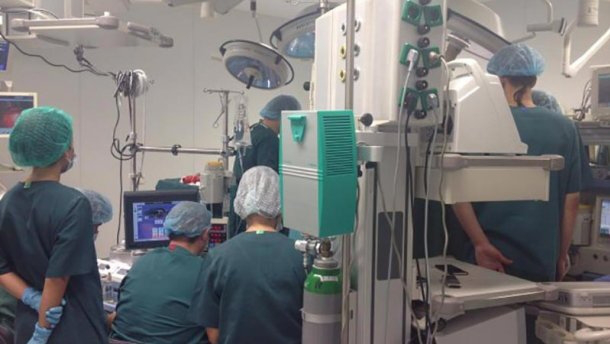 В Україні провели першу пересадку механічного серця (відео)