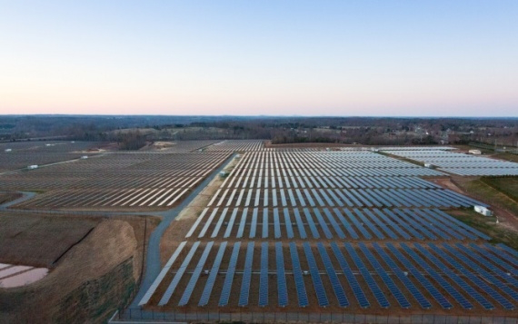Apple створює нову компанію для продажу сонячної енергії
