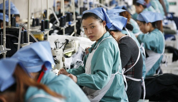 Майже 2 мільйони китайців звільнять через падіння виробництва