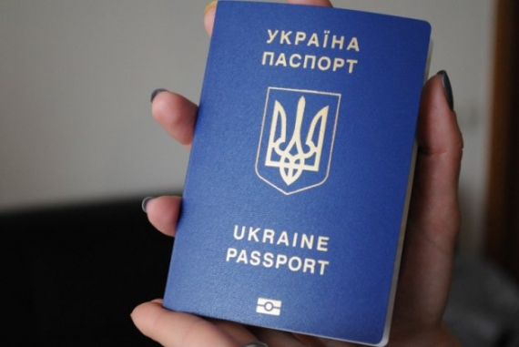 За кошти заступника мера Луцька можна отримати закордонний паспорт