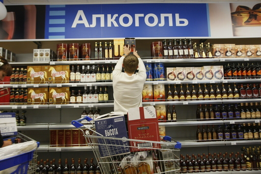 Однорічні ліцензії на алкоголь «вб’ють дрібних підприємців», - депутати Луцькради