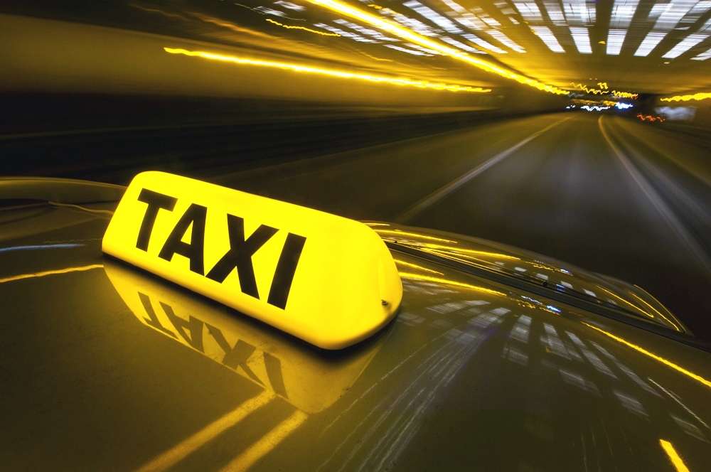 В Україні хочуть «позначити» легальні таксі 