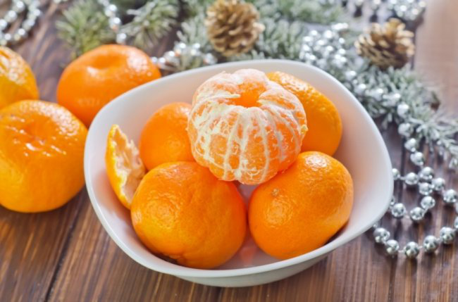 У Луцьку стартував продаж мандаринів: скільки хочуть за новорічний смаколик (фото)