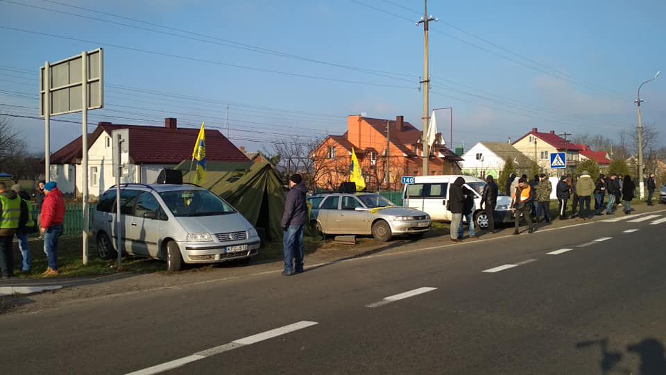 Страйкують власники «євроблях»: де в Україні перекриті дороги