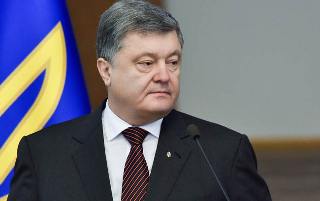 Президент України скликав військовий кабінет через події на Азові