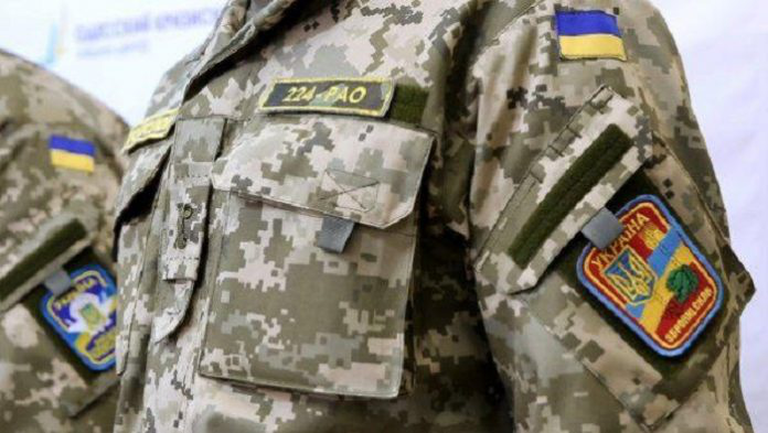 В Україні хочуть ввести штрафи за носіння військової форми