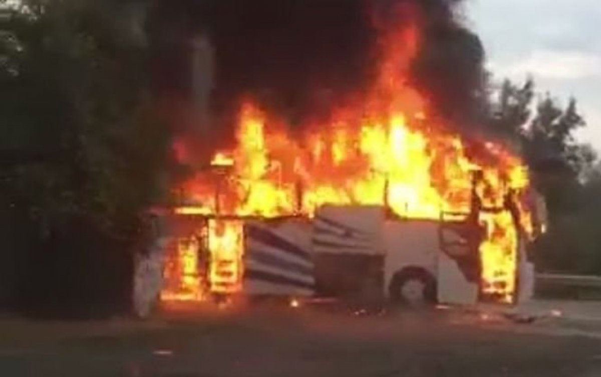 На Волині загорівся автобус в якому перебували пасажири (ВІДЕО)