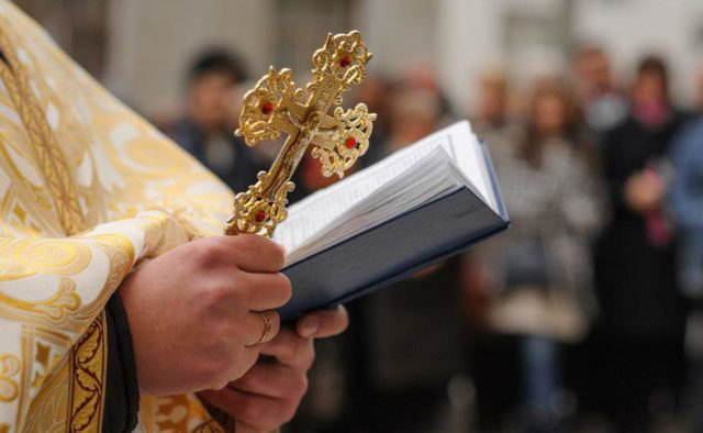 Волинському священику заборонили служіння за «ухилення в розкол»