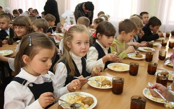 За харчування у школах і дитсадках Луцька сільським дітям доведеться платити більше