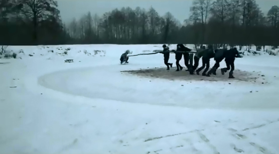 Поліський атракціон: як розважаються діти на зимових канікулах (відео)