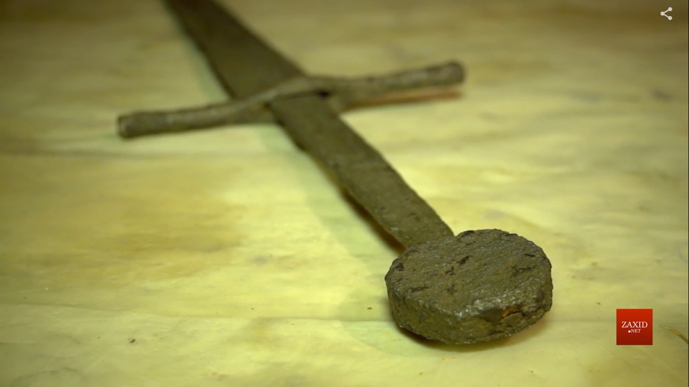 У львівському підземеллі знайшли середньовічний меч (відео)