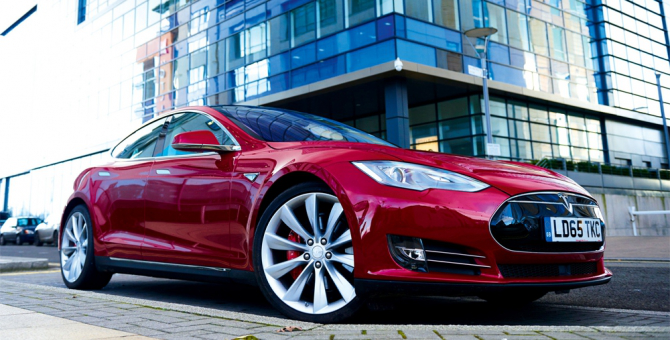 Автомобілі Tesla відлякуватимуть грабіжників музикою Баха