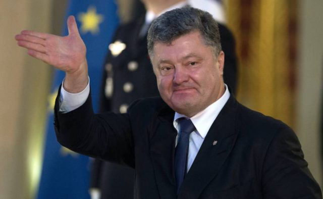 В останній вагон: Президент України Петро Порошенко подав до ЦВК документи