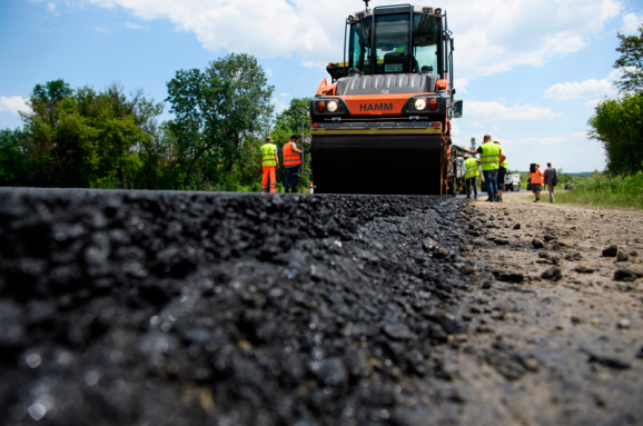 Будівництво кілометра дороги в Україні - найдешевше в Європі, - міністр Омелян